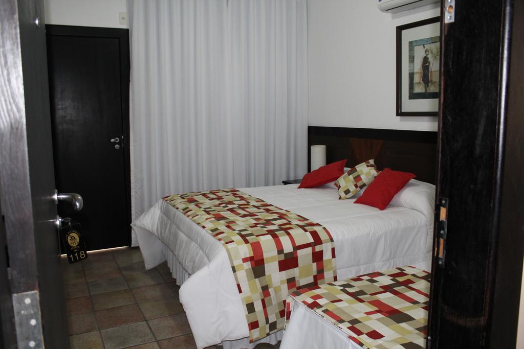 Hotel Dom Henrique Timoteo Bagian luar foto