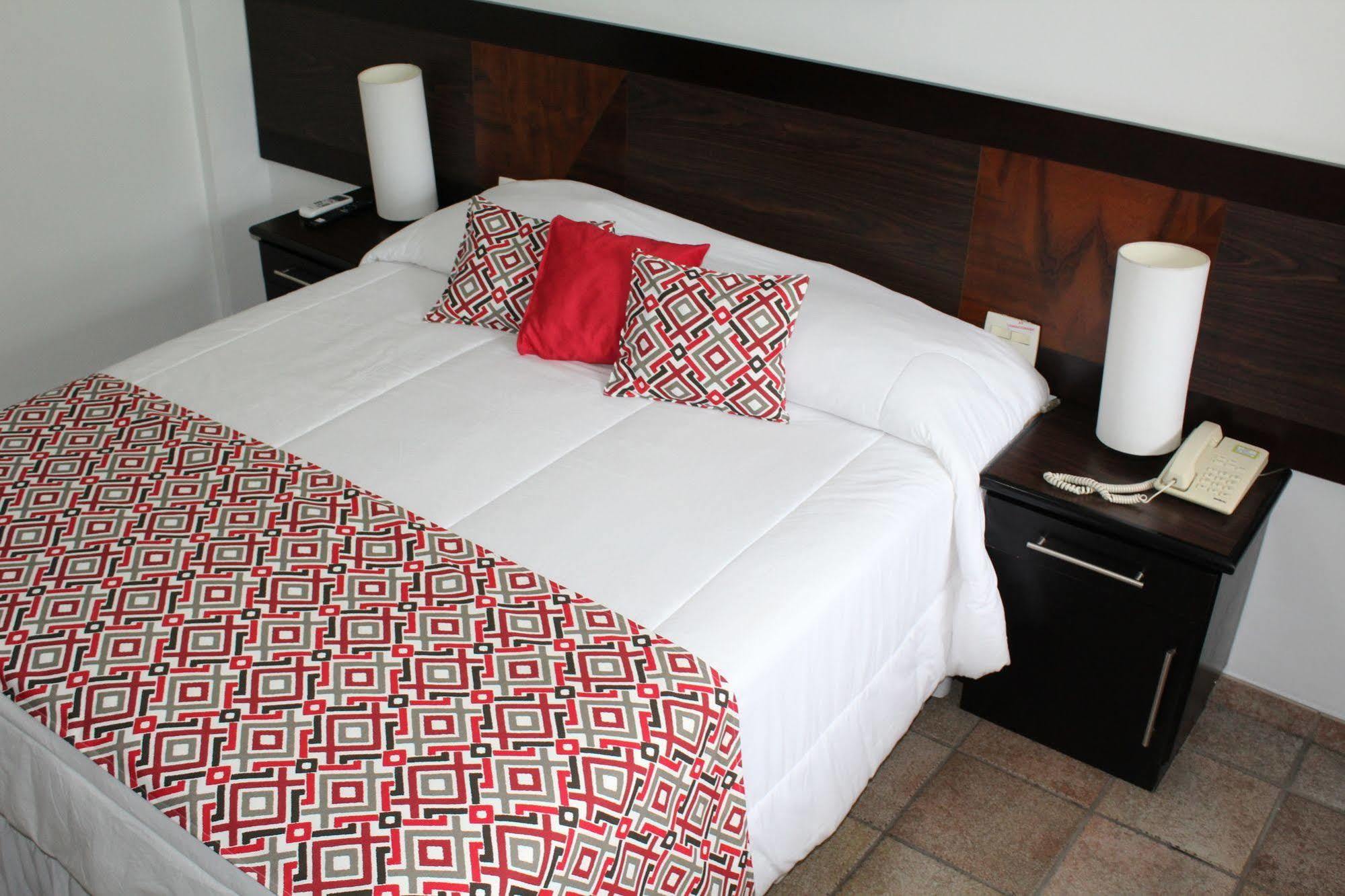 Hotel Dom Henrique Timoteo Bagian luar foto