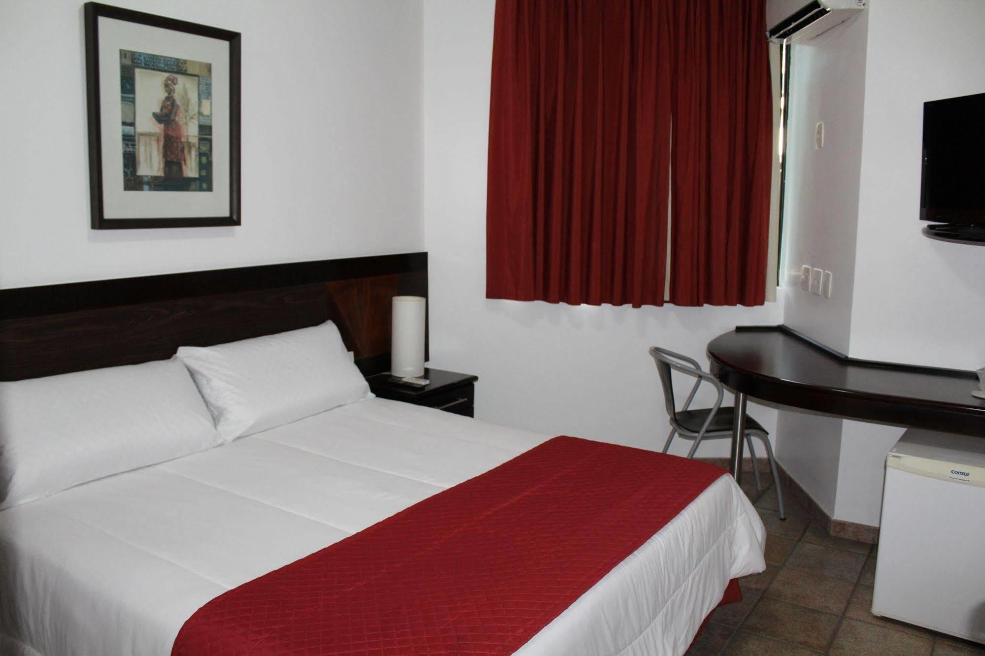 Hotel Dom Henrique Timoteo Bagian luar foto